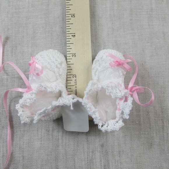 Crib Booties Baby Shoes Newborn White Crochet Knit Ribbon Soft Comfort - Picture 6 of 6